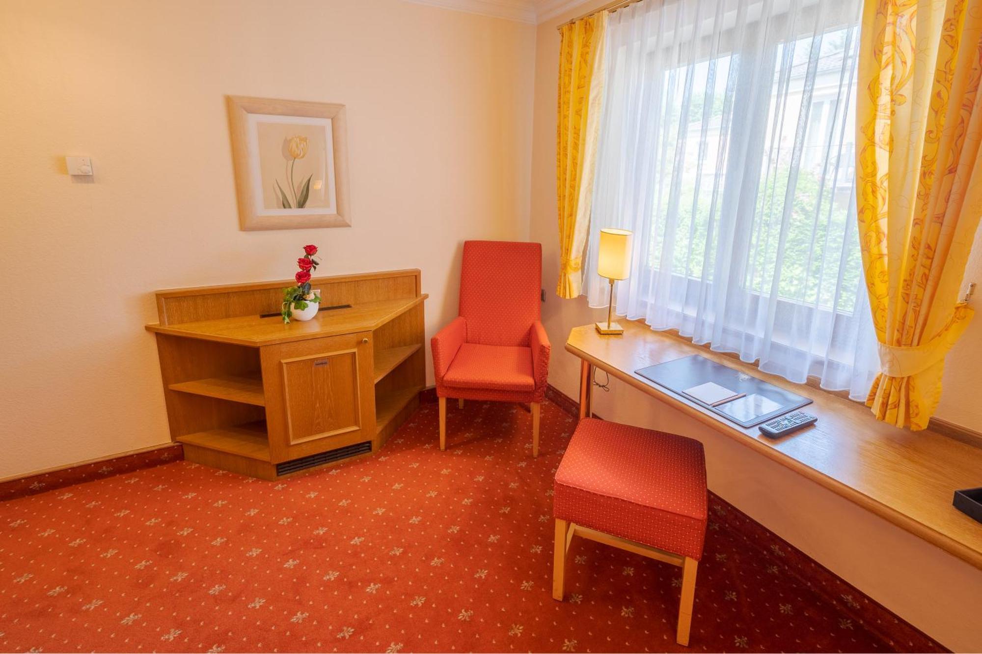 Hotel Am Schlosspark Zum Kurfurst Oberschleissheim Room photo